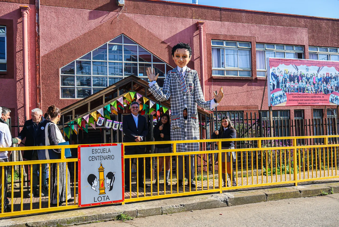 Vista de ESCUELA BASICA CENTENARIO 1